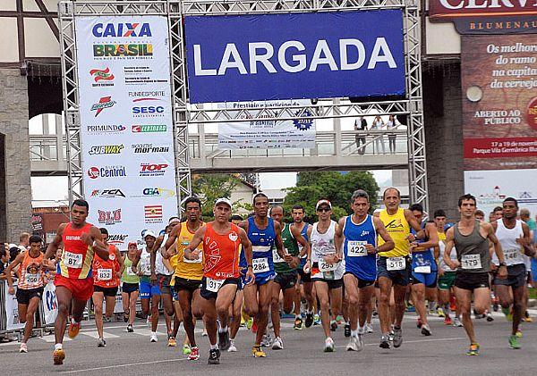 Largada da prova em 2011 / Foto: Eraldo Schnaider/Divulgação